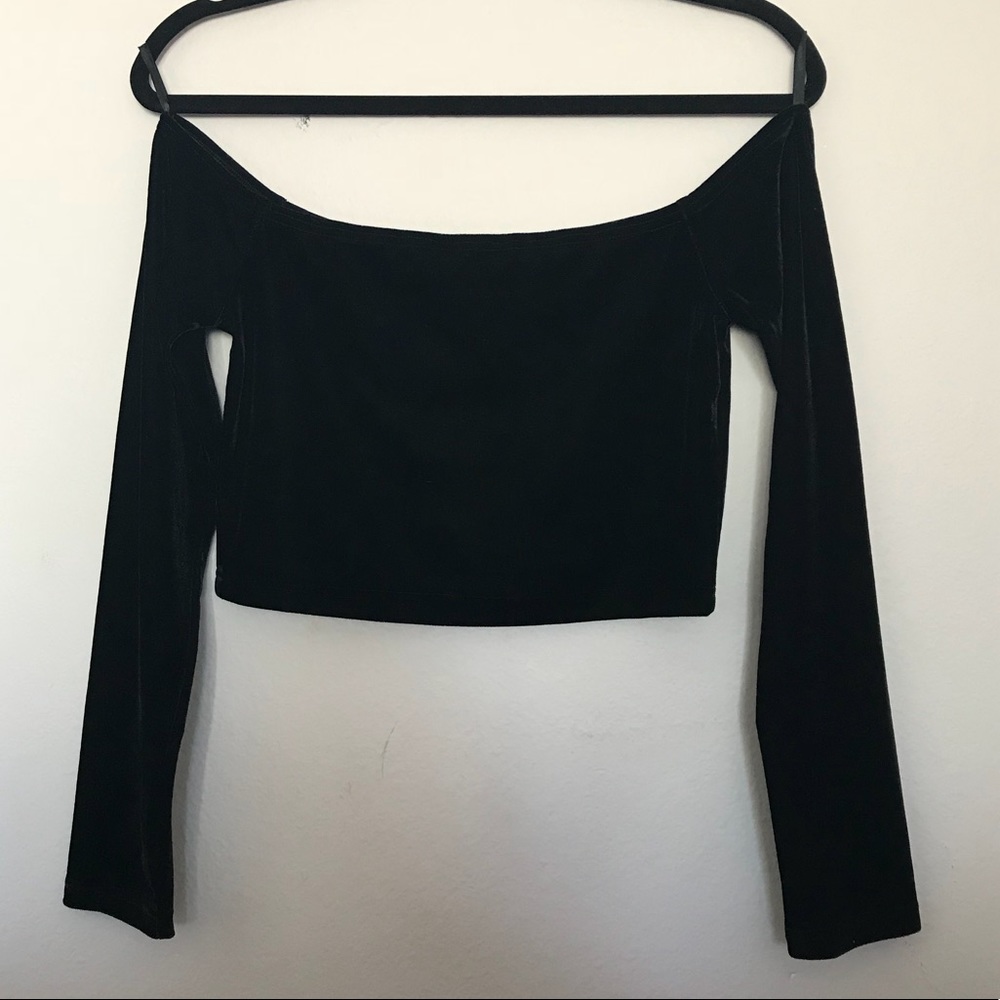 NWT MINKPINK Velvet off the shoulder Crop Top